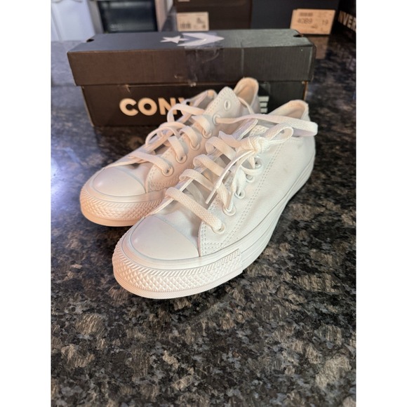 Converse Chuck Taylor All Star Low Sneaker All WhiteSz Men 5.5 Lady 7.5